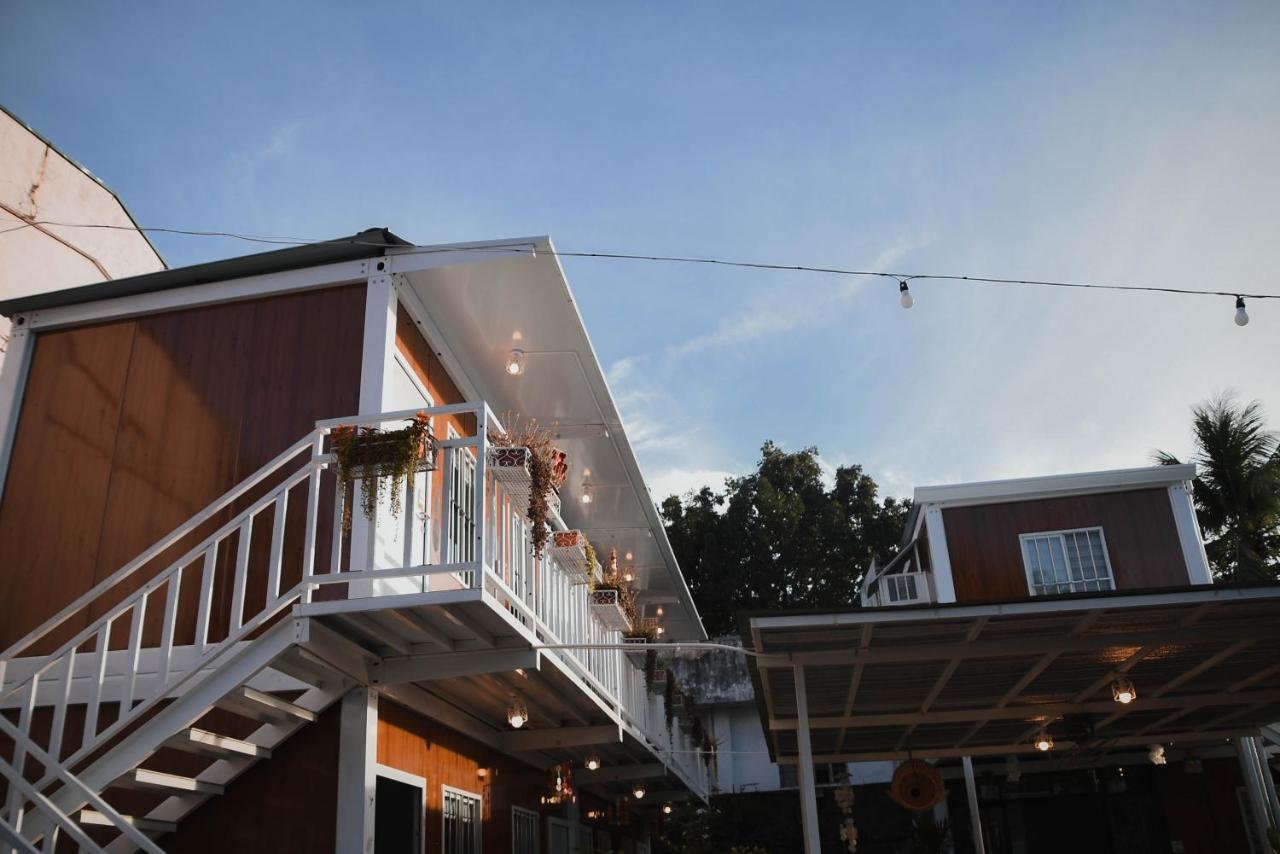 Olive Hostel Рохас Сити Екстериор снимка
