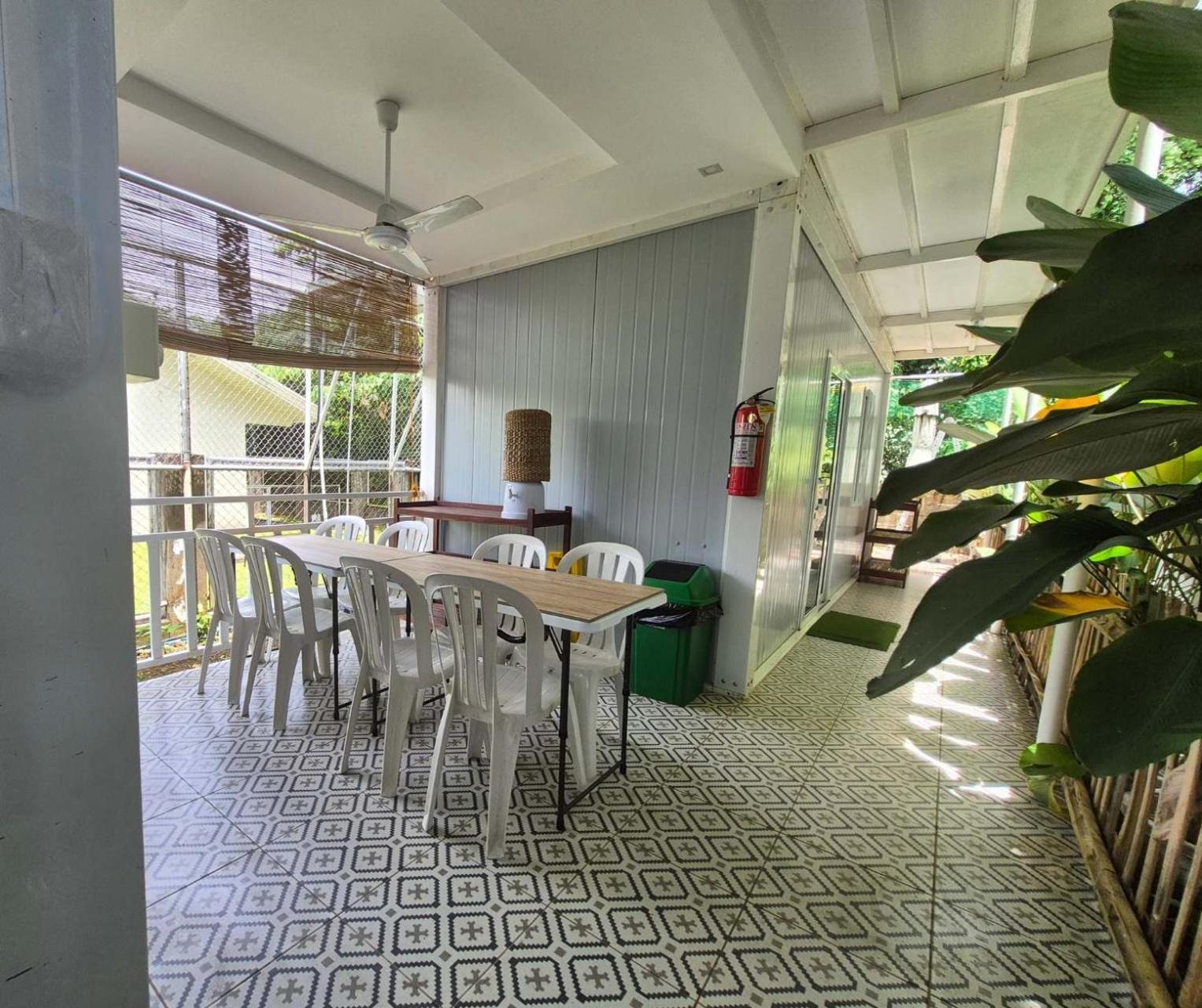 Olive Hostel Рохас Сити Екстериор снимка
